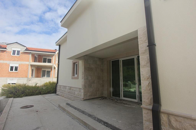A house with sea and mountine view in Mojdez, Herceg Novi — photo 12