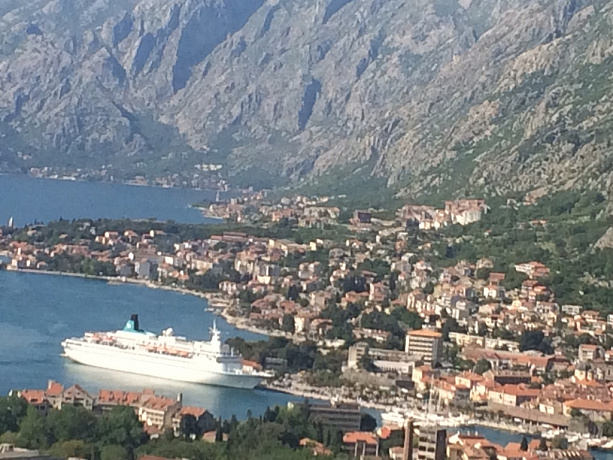 Two-bedroom apartment in Petrovac