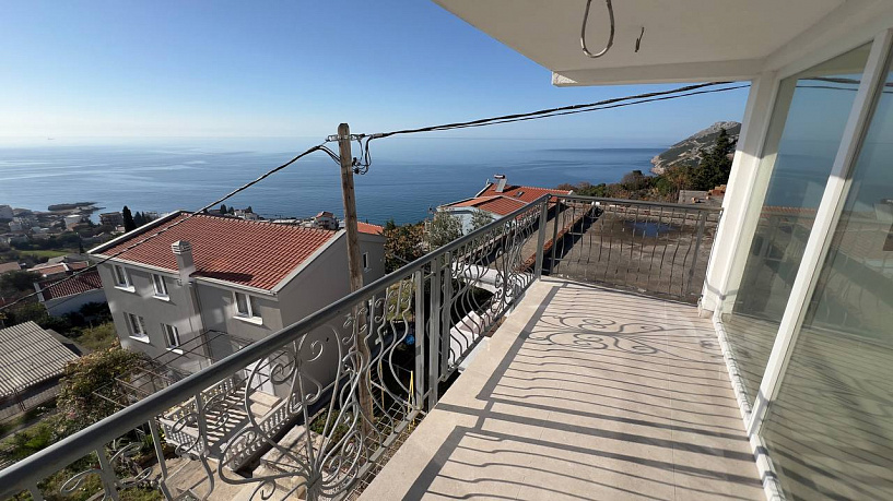 Apartments with panoramic sea views in Dobra Voda
