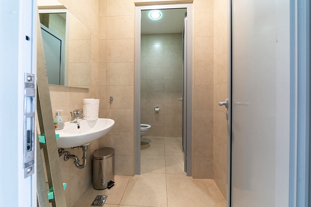 Modern office space in TQ Plaza Budva with sea view — photo 8