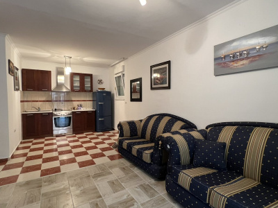 Studio near the sea in Petrovac with a large terrace