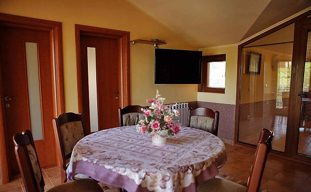 Two Villas in Krimovice with swimming pools and a large plot — photo 11