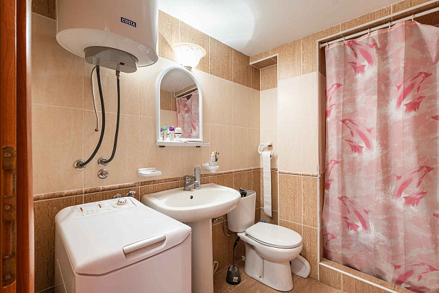 Spacious Two-Bedroom Apartment with Terrace Near Budva Centre — photo 9