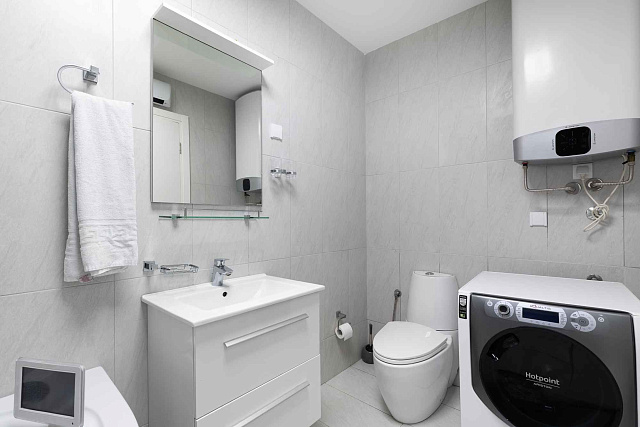 Spacious and Airy Apartment in the Heart of Budva — photo 30