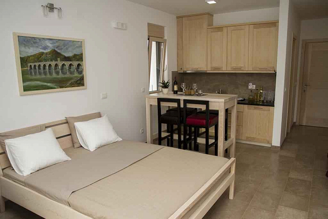 Mini hotel in Sutomore — photo 10