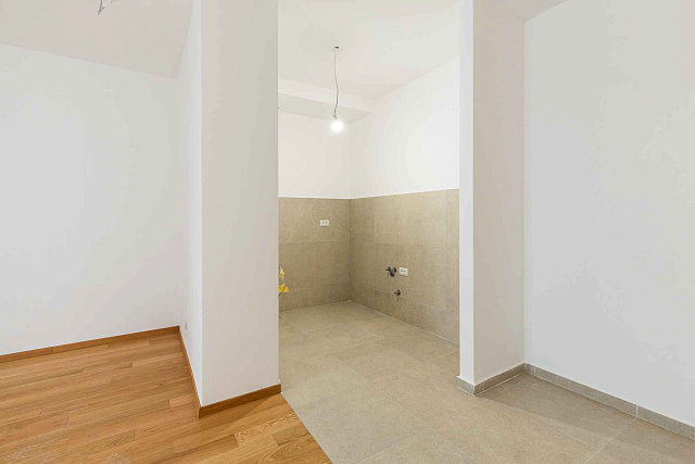 One bedroom apartment in Becici with a sea view — photo 4