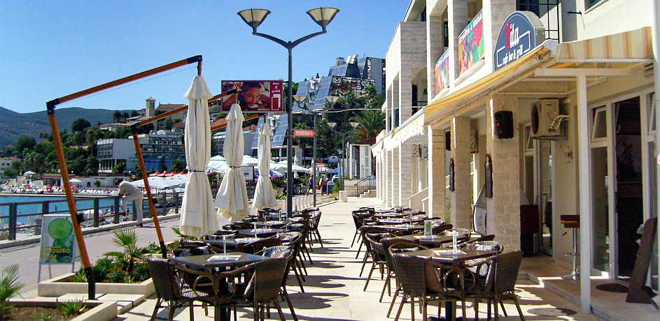 A cafe with terrace in Herceg Novi