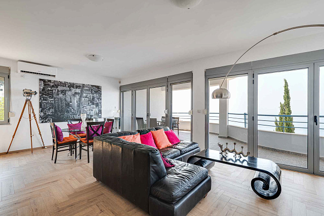 Luxury Investment Villa in Blizikuće – 3 Apartments, Pool & 120 m² Roof Terraces — photo 4