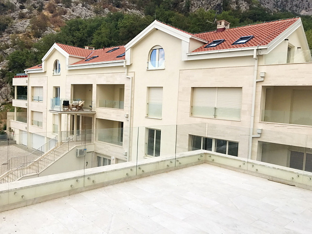 Apartments with wonderful seaview in Orahovac