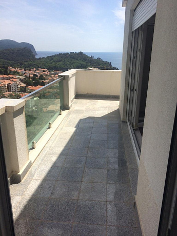 Two-bedroom apartment in Petrovac