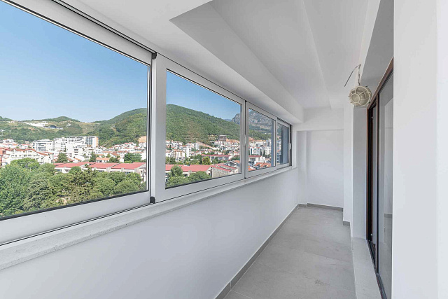 Spacious one bedroom apartment with lots of natural light in Budva city center
