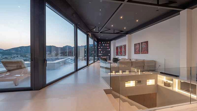 Unique penthouse with pool and roof garden — photo 11