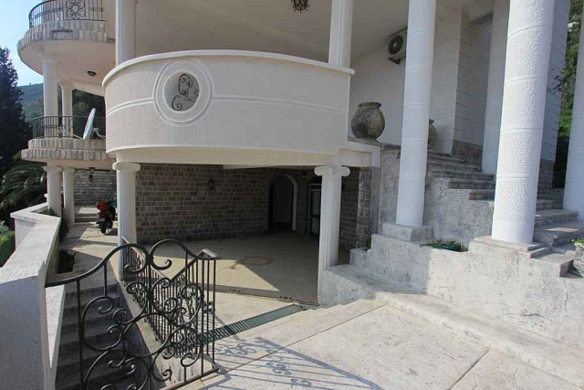 Villa with pool in Petrovac — photo 7