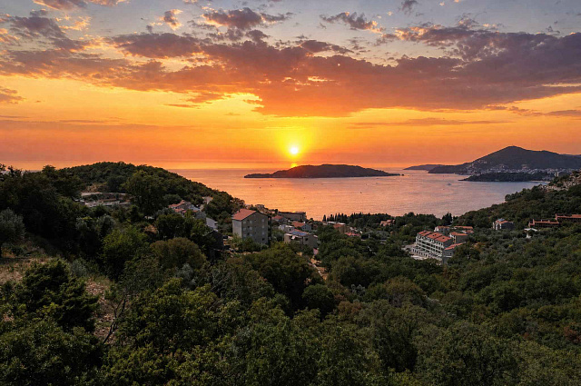 AN EXCLUSIVE INVESTMENT OPPORTUNITY NEAR KAMENOVO AND SVETI STEFAN
