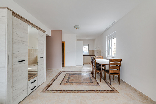 Квартира с 1 спальней в Будве, район Лази – 89 м², вид на море