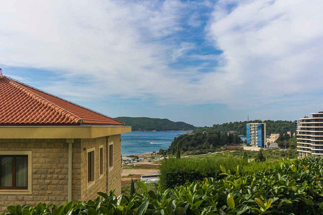 Apartment for sale in Becici in a complex with a pool — photo 6