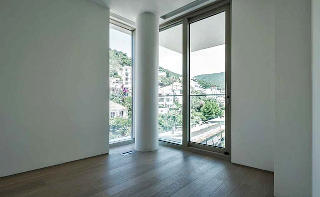 Luxurious apartment in Budvawith spectacular sea view — photo 18