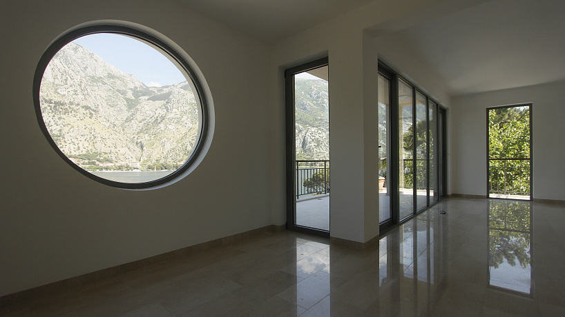 New house by the sea in Muo Kotor