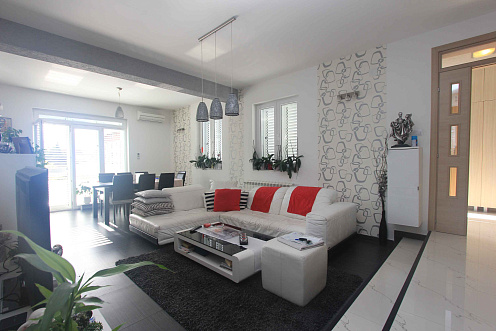 Mini Hotel in Becici for sale
