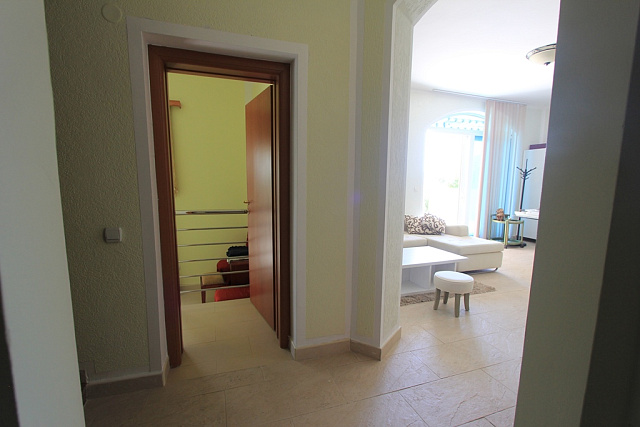 Apartment with a studio inside and a courtyard — photo 8