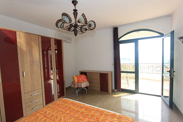 Villa with pool in Petrovac — photo 26