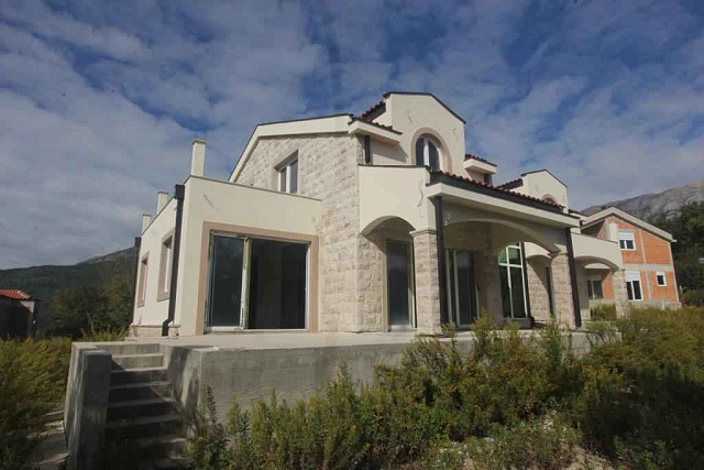 A house with sea and mountine view in Mojdez, Herceg Novi — photo 7
