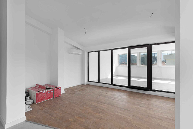 Spacious one bedroom apartment with lots of natural light in Budva city center — photo 5