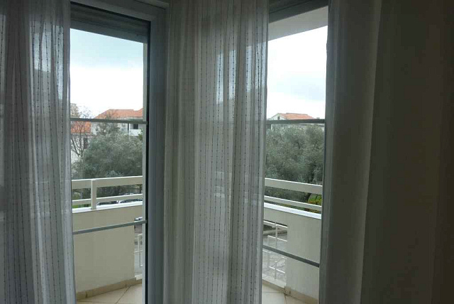Spacious apartment in Rafailovici — photo 4
