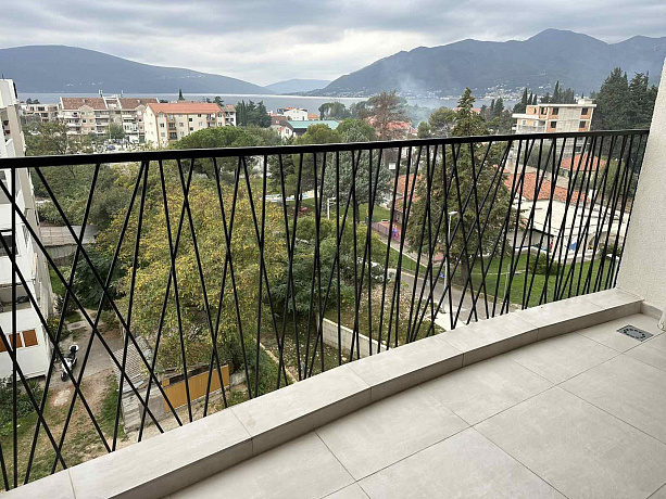 Apartment with two bedrooms in Tivat with a sea view