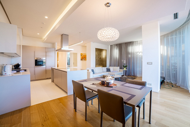Apartments in a premium complex on the first line — photo 4