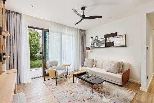 LUXURIOUS TWO BEDROOM APARTMENT
