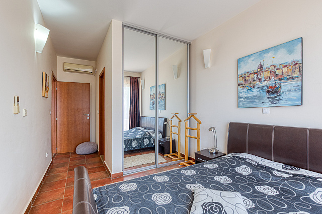 Sea view villa in Becici — photo 31