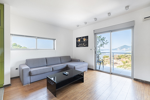 One-bedroom apartment in a complex with a swimming pool in Pržno