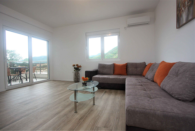 Apartment in Rafailovici  — photo 10