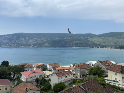 Apartment for sale in Herceg Novi with a sea view