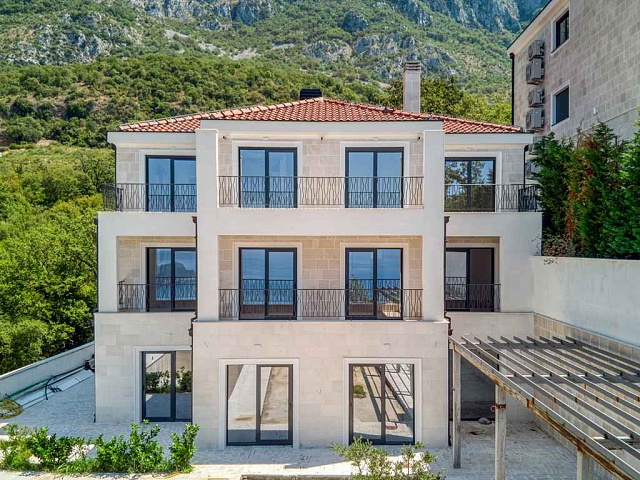 4462 Budva Blizikuce Villa 6r 450m2 — photo 1