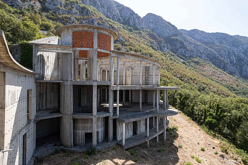 7,715 m² Land with Structures and Unfinished Construction near Sveti Stefan — photo 2
