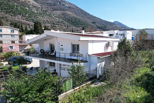 Two-storey spacious house in Sutomore — photo 27