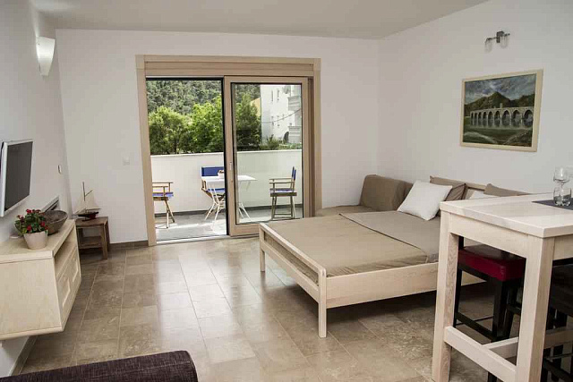 Mini hotel in Sutomore — photo 17