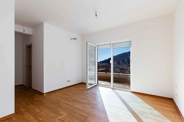 Apartment with an unforgettable sea view in Budva — photo 12