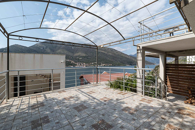 Villa with panoramic sea views in Tivat — photo 16