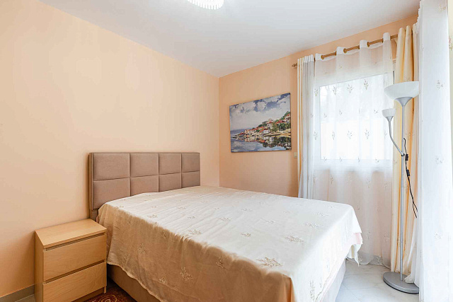 Cozy 53 m² Seaside Apartment in Becici with Private Yard — photo 5