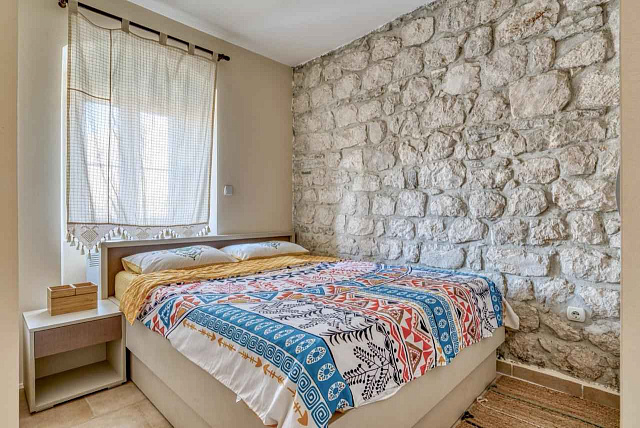 Stunning Stone Villa in Prčanj with Panoramic Bay Views — photo 11