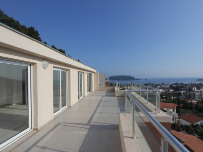 Apartment with magneficent sea view in Budva