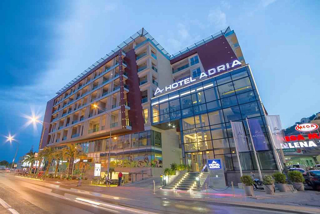 Modern office space in TQ Plaza Budva with sea view — photo 9