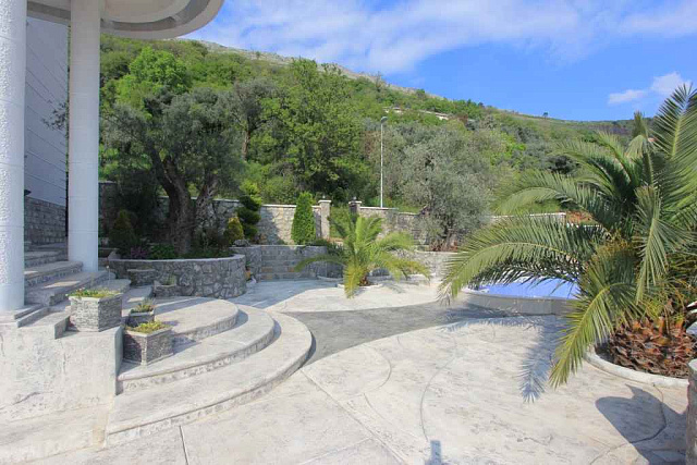 Villa with pool in Petrovac — photo 8