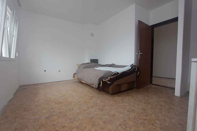Three-storey house in Djenovici — photo 9
