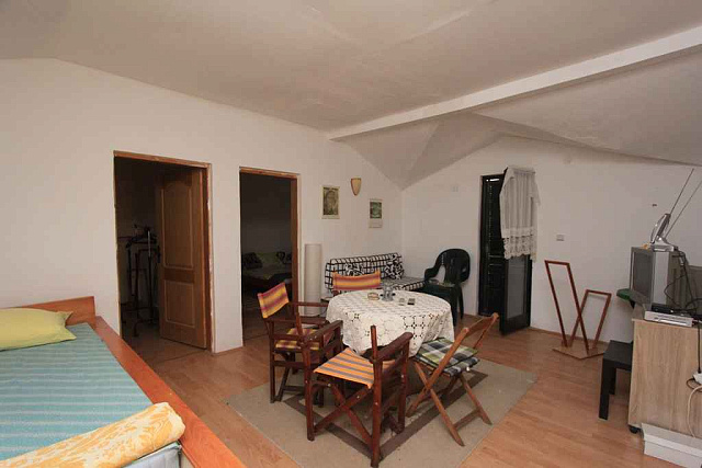 Two-storey house in Kamenari — photo 11