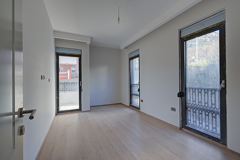 Apartments in a newly built building in the center of Budva — photo 2
