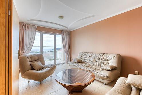 A house in Sutomore with a panoramic sea view 142 m2